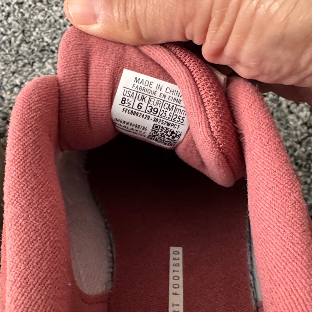 Reebok Sneakers with Gum Sole - Picture 8 of 9